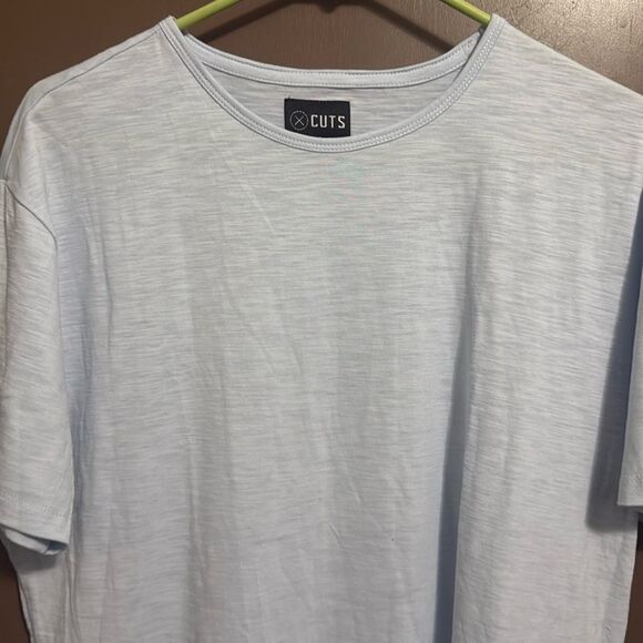 Cuts Clothing Men's Short  Sleeve Curve Hem Crew NeckSignature Fit Tee- XL. NEW - Picture 3 of 6